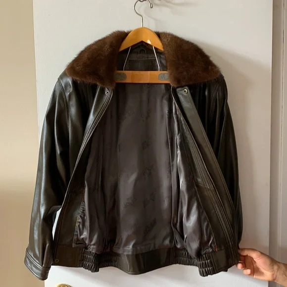 Finest genuine leather man bomber jacket with removable mink collar. - Picture 5 of 15